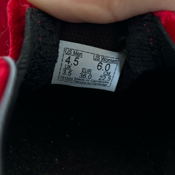 Red Velvet Vans Slip ons - Brand New Size 6W - Picture 5 of 6